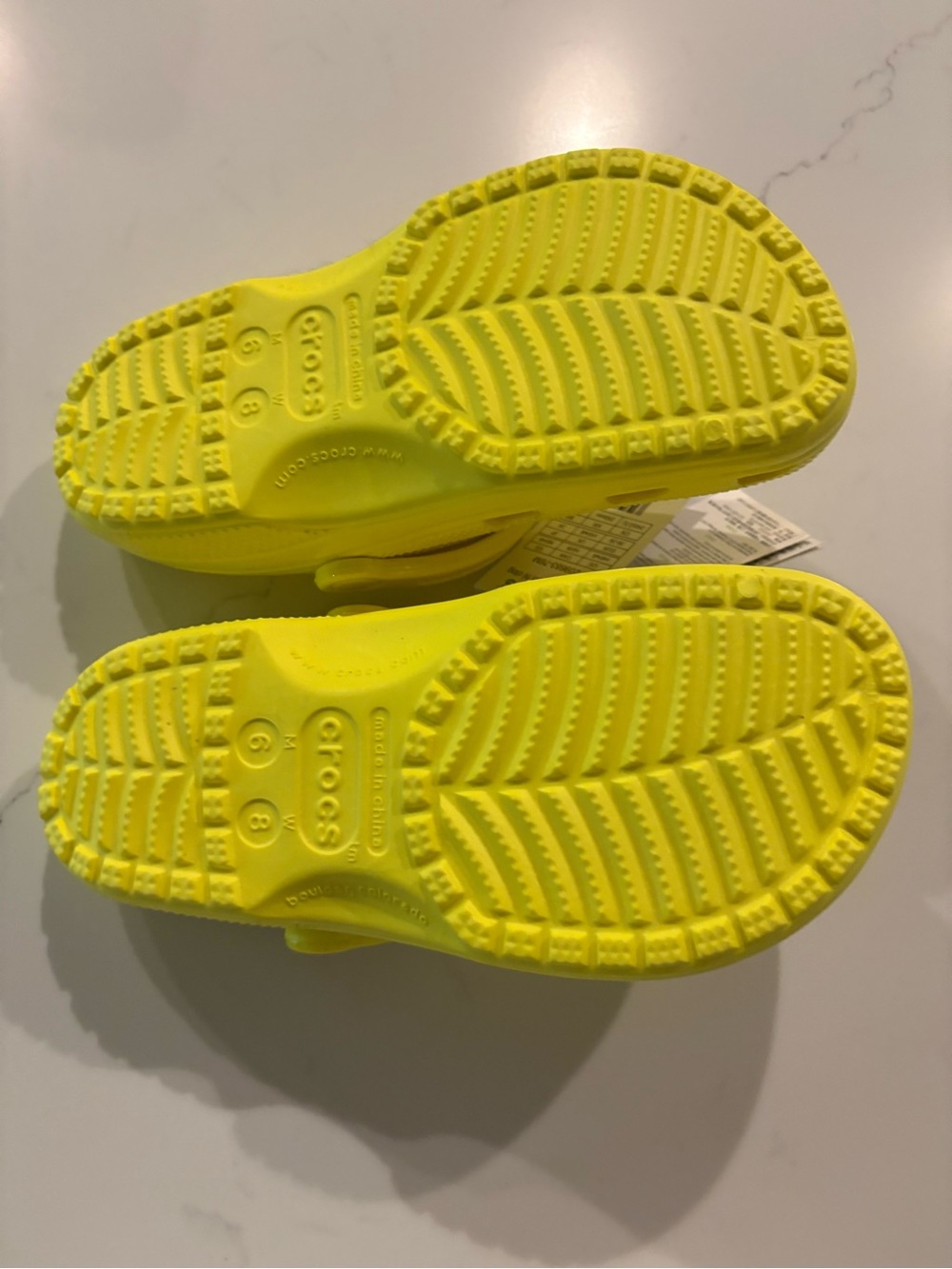 NWT Neon Yellow Crocs Clogs, W8, M5 Unisex - Picture 9 of 10